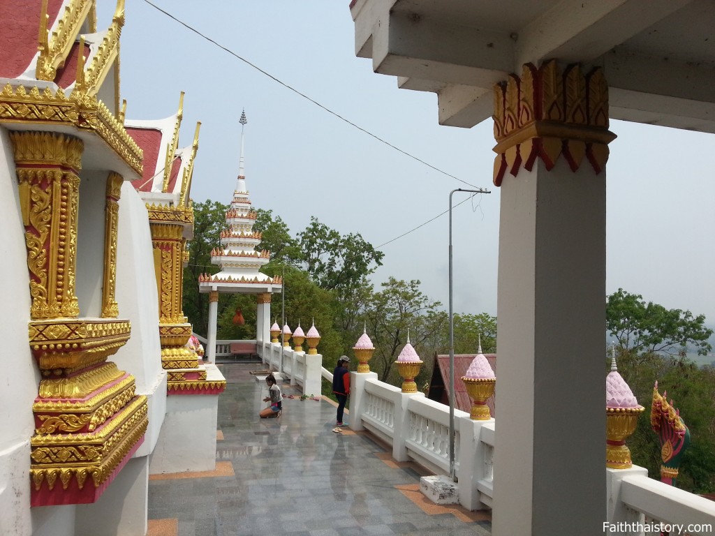 วัดพระบาทภูพานคำ 14