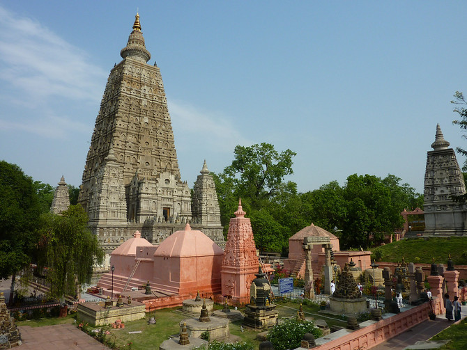 วัดมหาโพธิ ในพุทธคยา (Mahabodhi Temple) ประเทศอินเดีย 