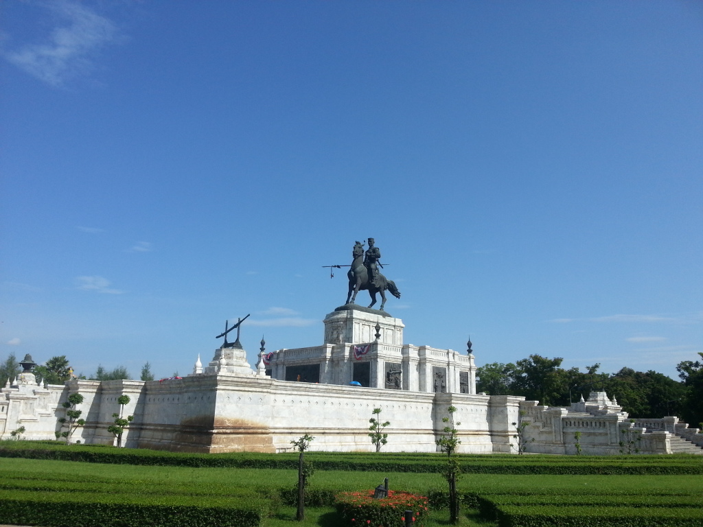 พระบรมราชานุสาวรีย์ สมเด็จพระนเรศวรมหาราช