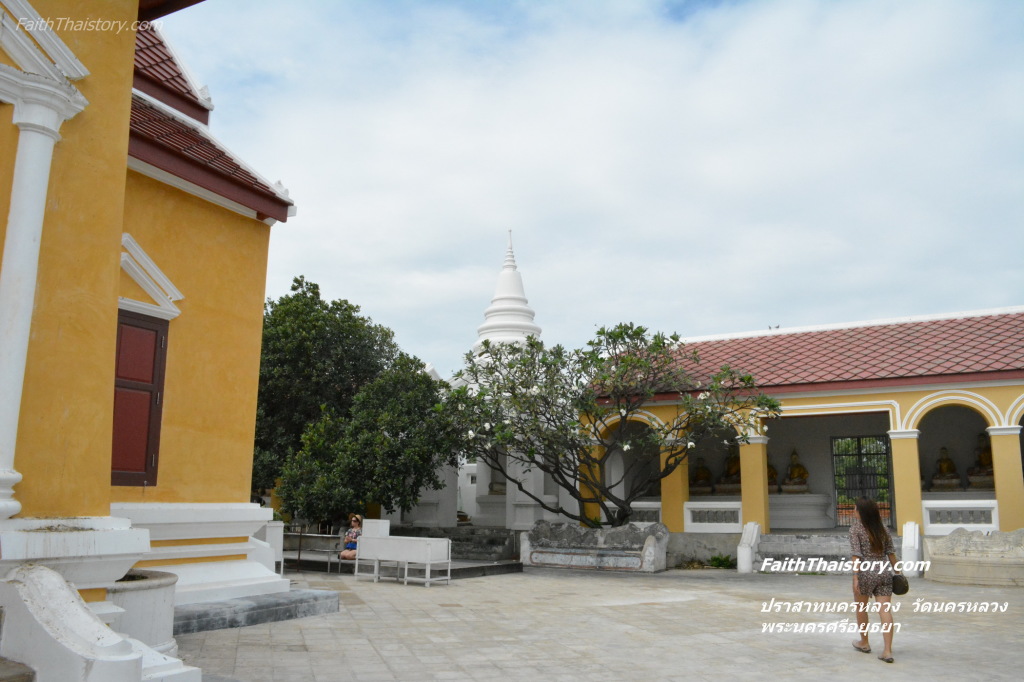 บรรยากาศรอบพระมณฑปพระพุทธบาทสี่รอย