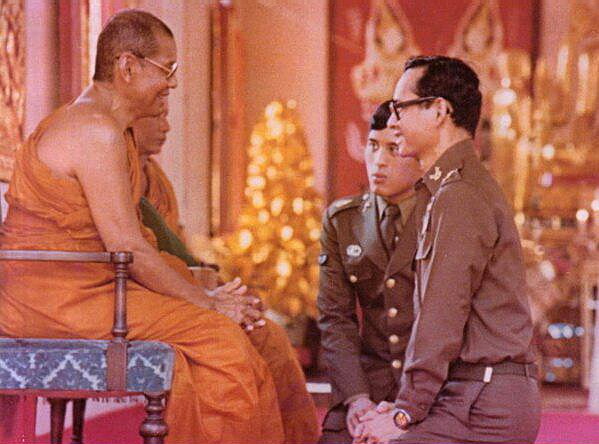 หลวงพ่อฤาษีลิงดำ วัดท่าซุง อุทัยธานี