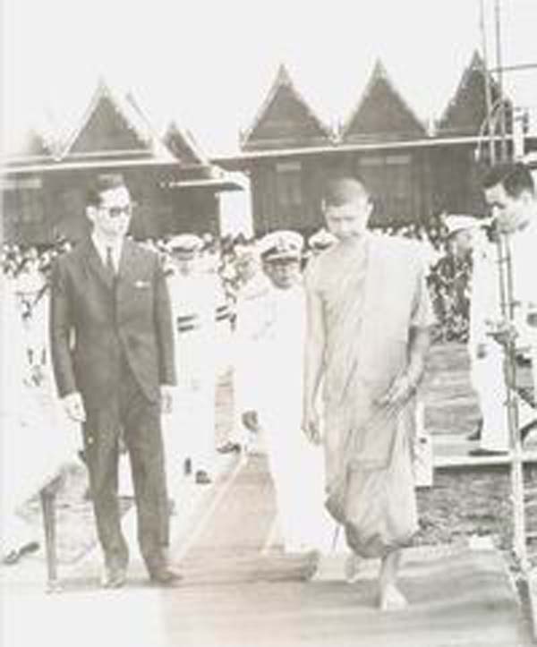 หลวงพ่อวิริยังค์ สิรินธโร วัดธรรมมงคล กรุงเทพมหานคร