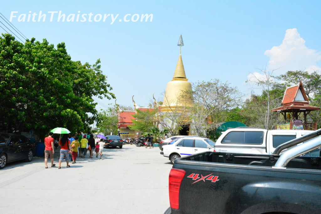 บริเวณที่จอดรถวัดหงษ์ทอง