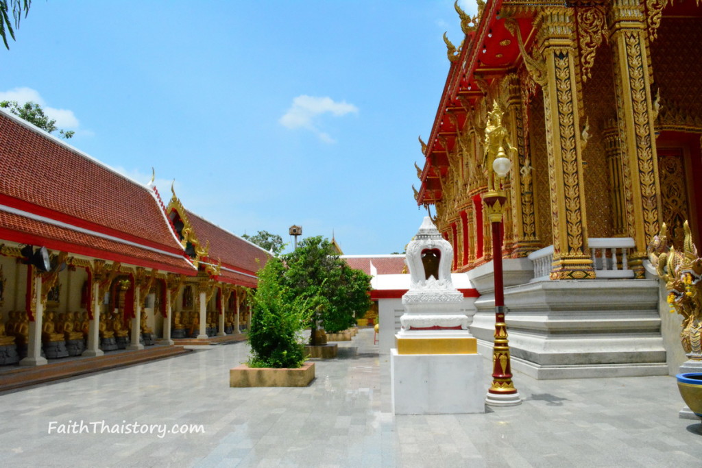 บริเวณพระอุโบสถ