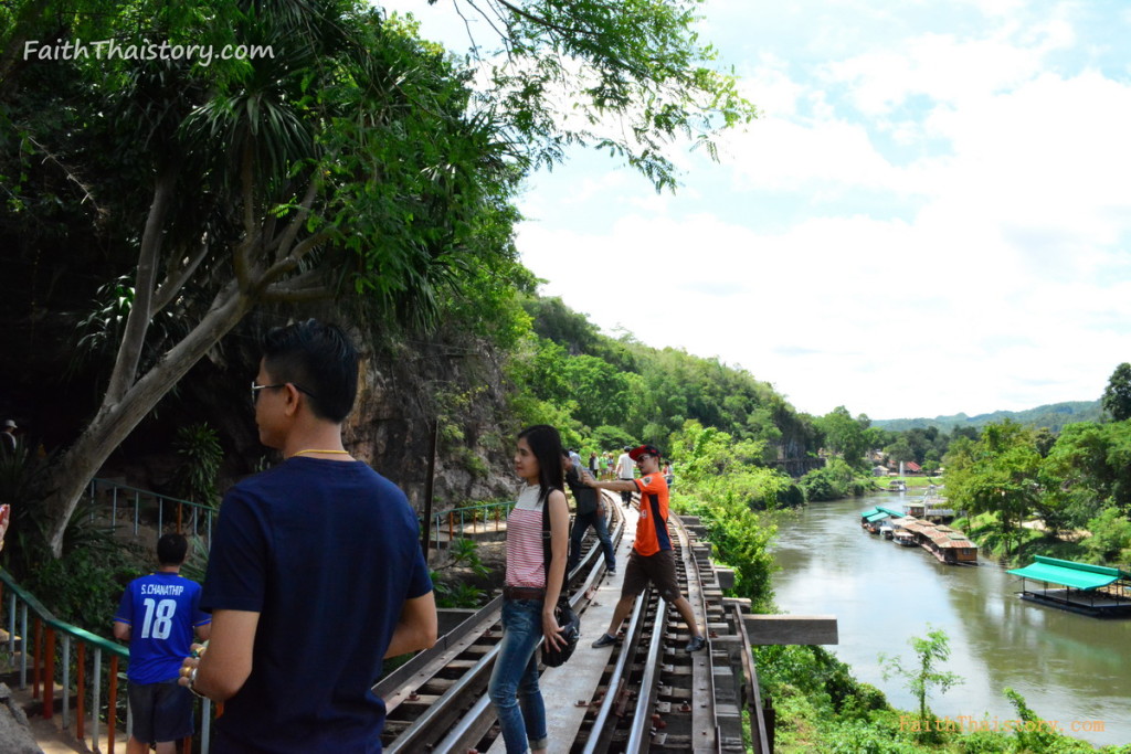 ด้านหน้าทางเข้าถ้ำกระแซ