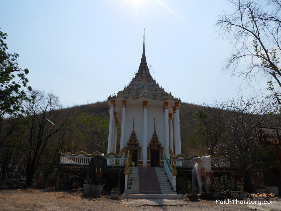 มณฑปรอยพระพุทธบาท วัดราชบรรทม