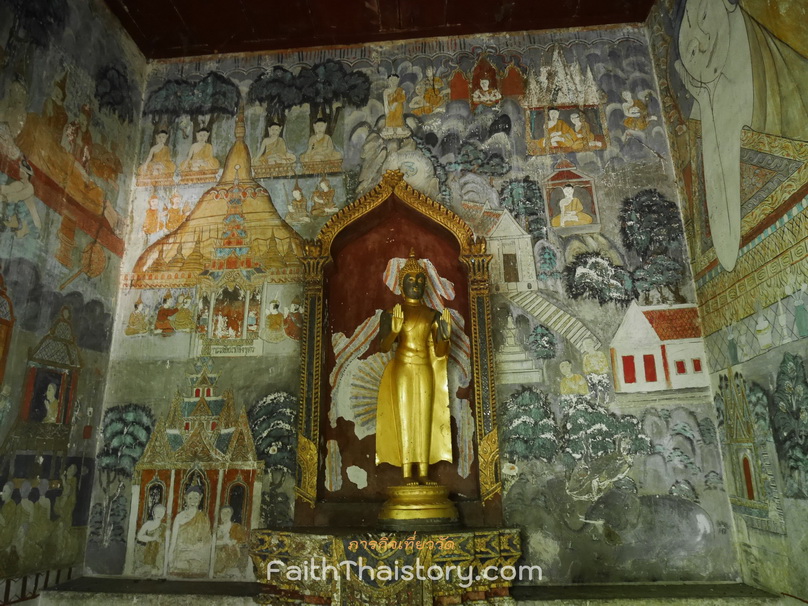 ซุ้มเรือนแก้วประดิษฐานพระประธานในพระวิหาร