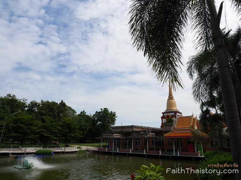 บรรยากาศริมสระบัว