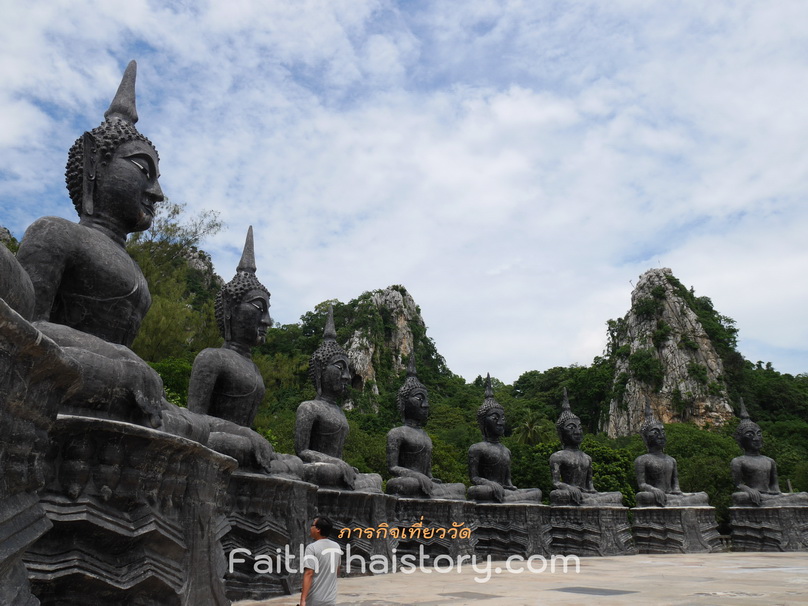 เดินชมพระพุทธรูป